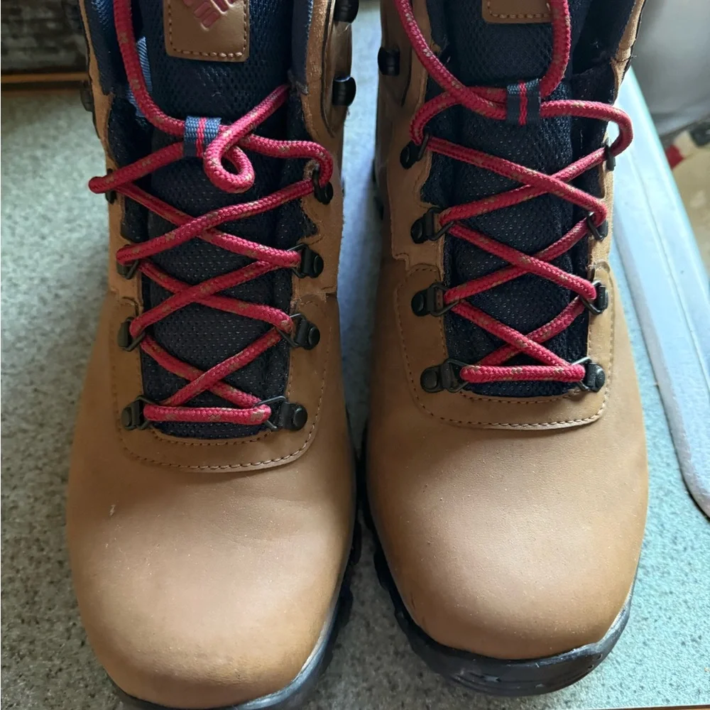 Columbia Hiking Boots - Picture 4 of 4